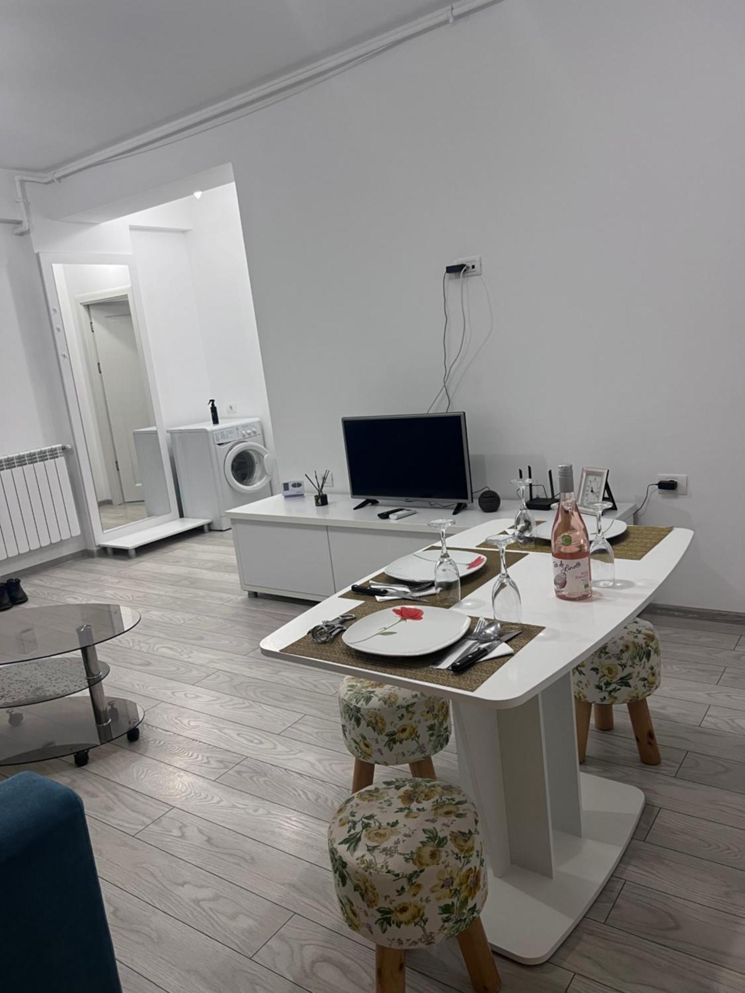 Cris Sunny Apartaments Năvodari Eksteriør billede